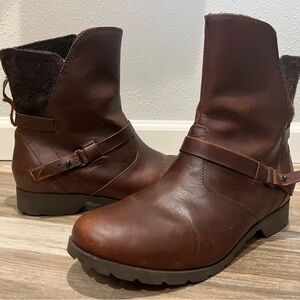 TEVA Brown Leather Boots Size 9.5 Women